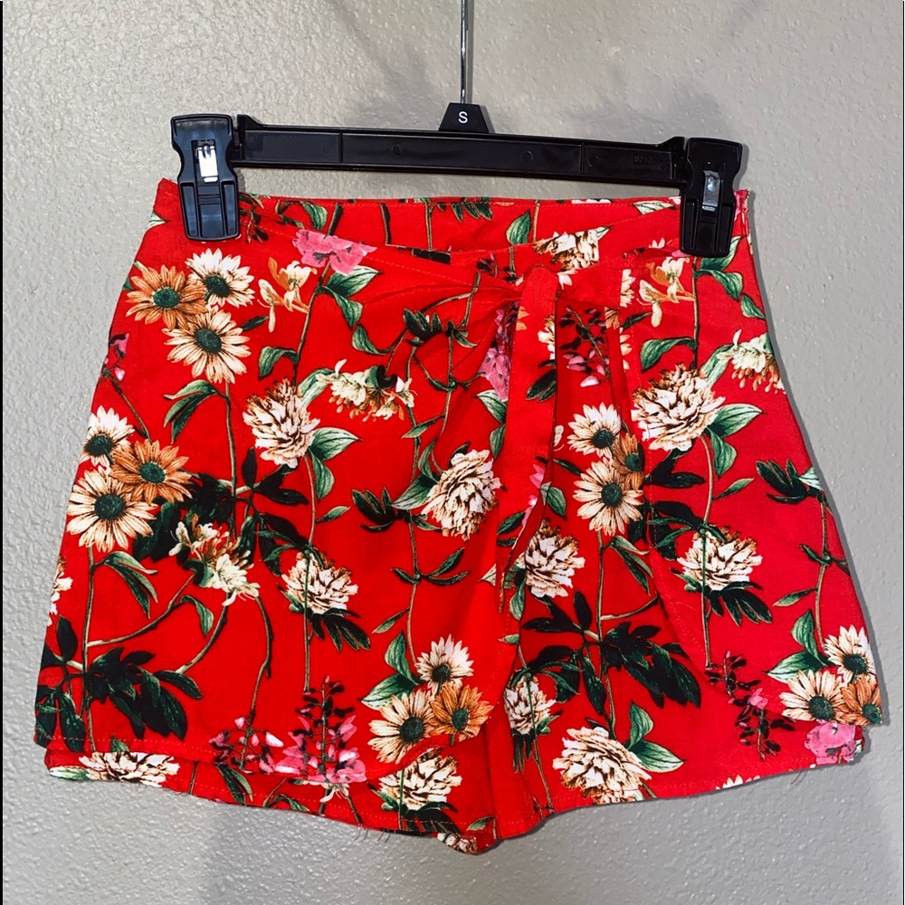 Blu pepper floral skort